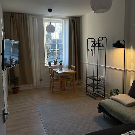 Cozy Flat In The Heart Of Leith Apartment เอดินบะระ ภายนอก รูปภาพ