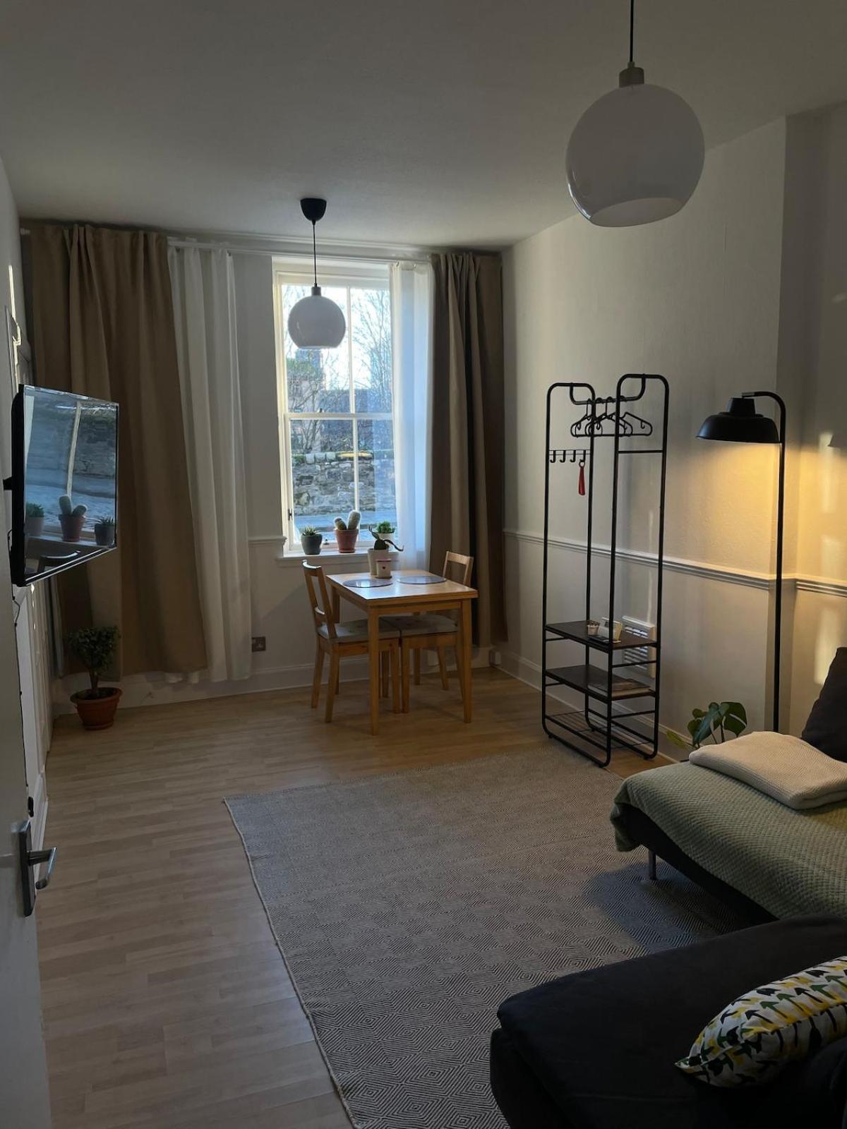 Cozy Flat In The Heart Of Leith Apartment เอดินบะระ ภายนอก รูปภาพ