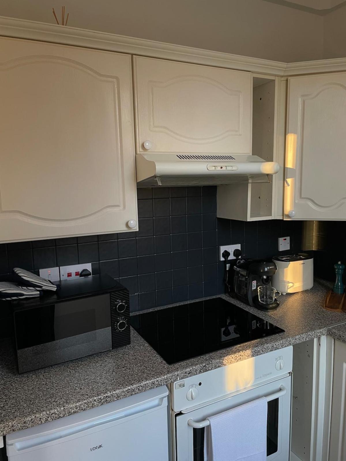 Cozy Flat In The Heart Of Leith Apartment เอดินบะระ ภายนอก รูปภาพ